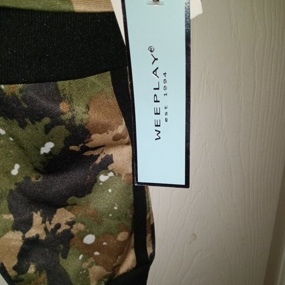 Wee Play tracksuit - Picture 3 of 3